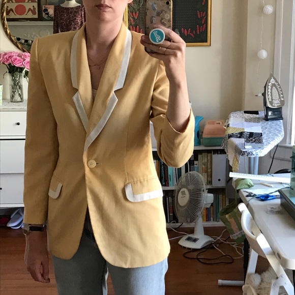 Vintage butter yellow blazer - Picture 7 of 7